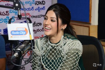 Mahanubhavudu Movie Team At Radio City
